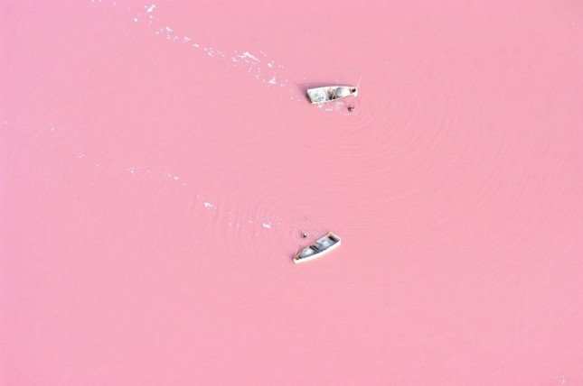Photo by {link:http://www.worldfortravel.com/2012/12/03/lake-retba-senegal/pink-lake-senegal/}worldfortravel.com{/link}
