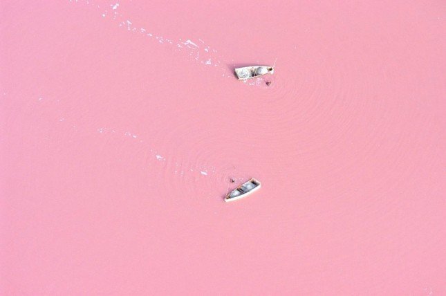 Photo by {link:http://www.worldfortravel.com/2012/12/03/lake-retba-senegal/pink-lake-senegal/}worldfortravel.com{/link}