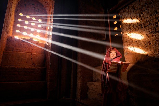 Merit Prize Winner: Light Source Photo and caption by Marcelo Castro