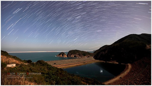 攝於萬宜水庫東壩: F2.8 25" ISO400 x 73張