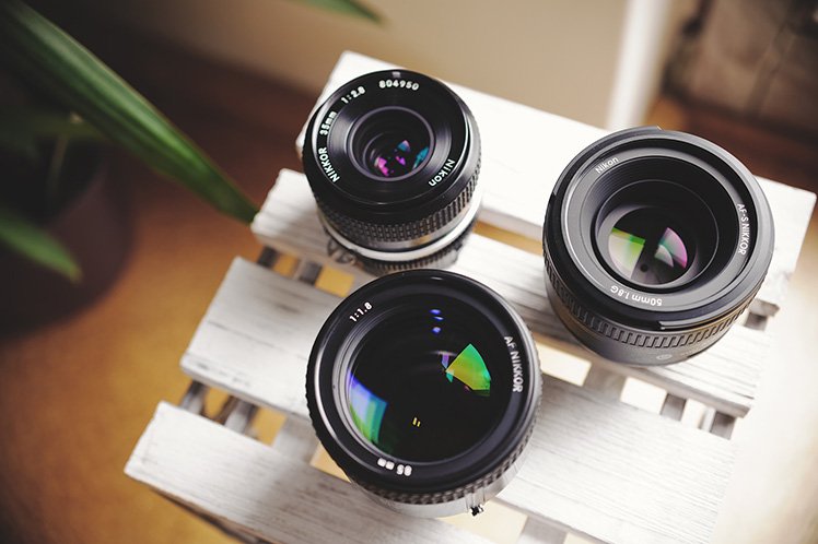 圖為Nikon的定焦鏡頭。(Photo by {link:https://www.flickr.com/photos/hansel5569/8664804967}55Laney69{/link}